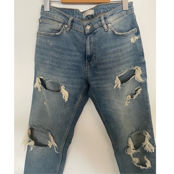 Zara - Distressed narrow legged jeans - size 6 - Picture 3 of 8
